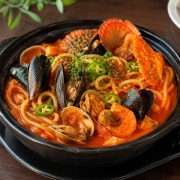 뚝배기 매콤 해장파스타 메뉴 사진(네이버)
