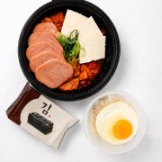 묵은지 리얼스팸 김치찌개 세트 메뉴 사진(네이버)