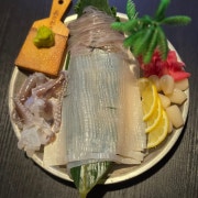 눈꽃 칼집 산오징어회(당일시세) 메뉴 사진(네이버)