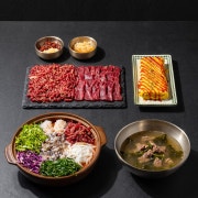육회덕후 황제물회 한상 메뉴 사진(네이버)