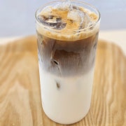 올리브 딥라떼(스페셜원두) 메뉴 사진(네이버)