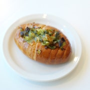 대파치즈 소금빵 메뉴 사진(네이버)