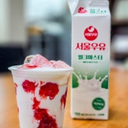 딸기라떼 메뉴 사진(네이버)