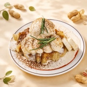 피넛 크로플 메뉴 사진(네이버)