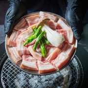 암퇘지 生삼겹살 160g 메뉴 사진(네이버)