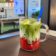 딸.차라떼(딸기+말차) 메뉴 사진(네이버)