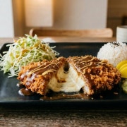모짜렐라치즈돈까스 메뉴 사진(네이버)