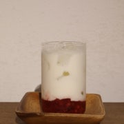 딸기 라떼(only ice) 메뉴 사진(네이버)