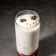 딸기 아곰라떼 메뉴 사진(네이버)