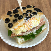 스리라차에그마요 샌드위치 메뉴 사진(네이버)