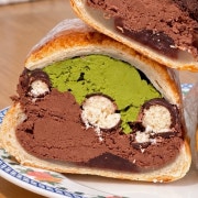 말차초코맘모떡소금빵 메뉴 사진(네이버)