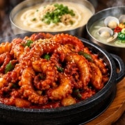 돌판낙지 칼국수 한상 메뉴 사진(네이버)