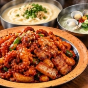 한돈쭈꾸미 칼국수 한상 메뉴 사진(네이버)