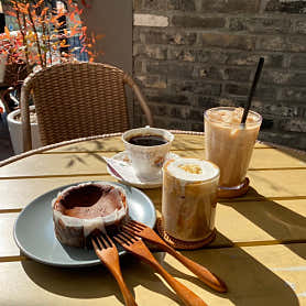 카푸치노 (논현역) 매장 사진 2