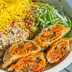 탄탄면공방 수원망포역점 사진 3