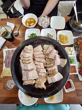 돈통마늘보쌈 수원매탄점 사진 5