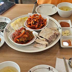 궁돈보쌈 본사직영점 사진 6