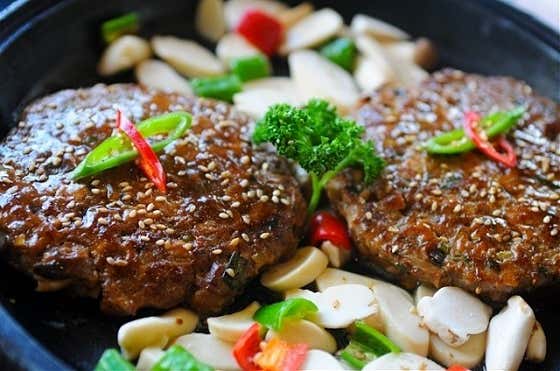 정식A (떡갈비+더덕구이+된장찌개) 메뉴 사진(네이버)