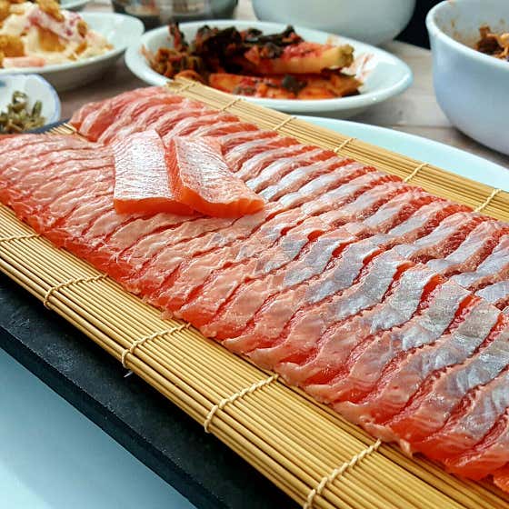 송어회(1kg) 메뉴 사진(네이버)