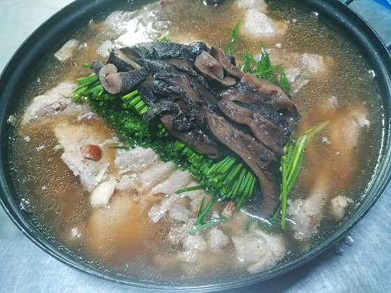 토종능이백숙 1마리 2~3인(죽포함) 메뉴 사진(네이버)