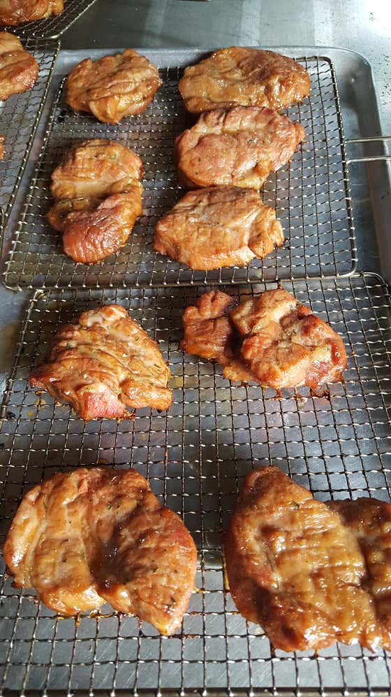 양념목살장작구이 600g 메뉴 사진(네이버)