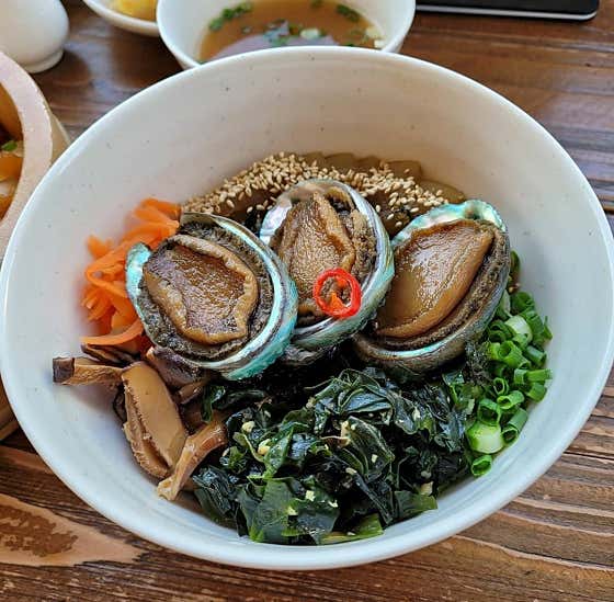 통전복내장비빔밥 메뉴 사진(네이버)