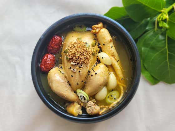산삼배양근황칠면역삼계탕 메뉴 사진(네이버)