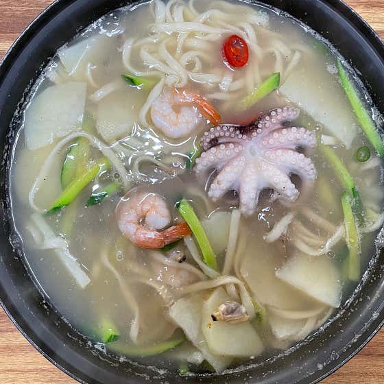 바지락 칼국수(2인) 메뉴 사진(네이버)