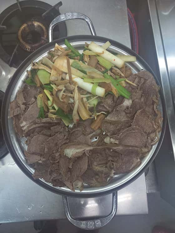 흑염소 수육(대) 메뉴 사진(네이버)