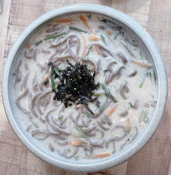 도토리들깨칼국수 메뉴 사진(네이버)