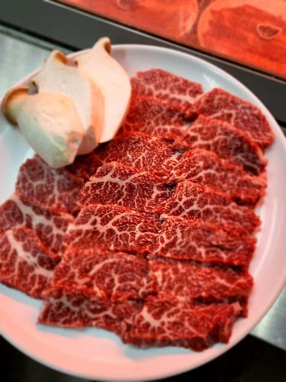 한우 살치살 1++(100g) 메뉴 사진(네이버)