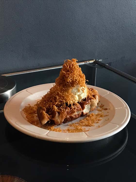 브라운치즈크로플 + 바닐라아이스크림 메뉴 사진(네이버)