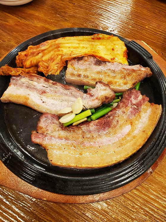 명품오겹살(450g) 메뉴 사진(네이버)