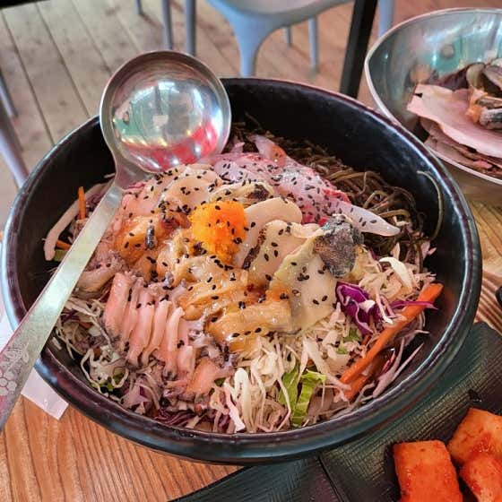 물회(새콤달콤 바다에 향기를 담았다 메뉴 사진(네이버)