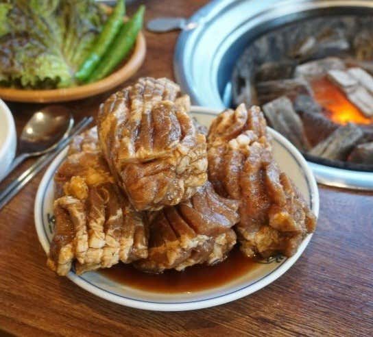 生한돈숯불돼지갈비 250g 메뉴 사진(네이버)