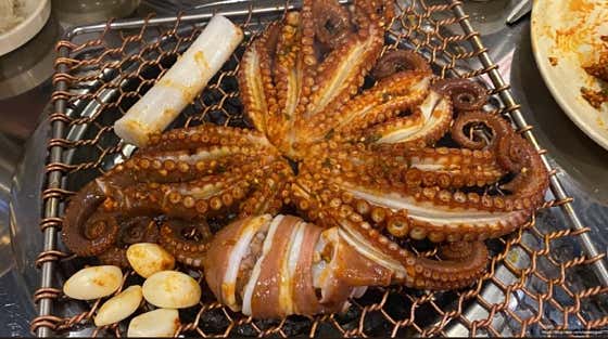 통영,포항산 활통문어숯불구이 메뉴 사진(네이버)