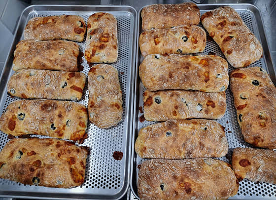 올리브 치즈 치아바타 메뉴 사진(네이버)