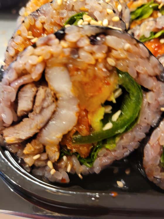 김치삼겹살김밥 메뉴 사진(네이버)