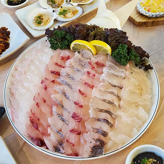 모듬회 / 광어+우럭 메뉴 사진(네이버)
