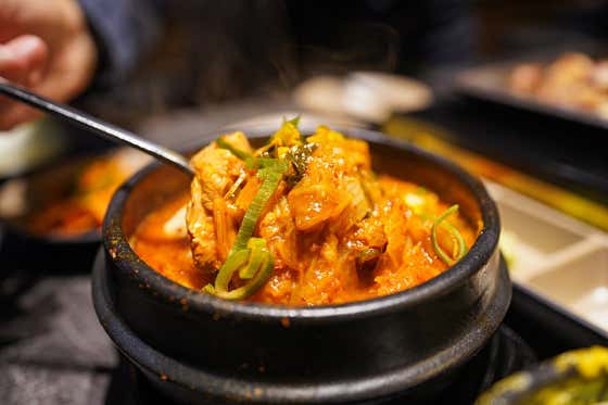 금돗 묵은지 흑돼지 김치찌개 메뉴 사진(네이버)