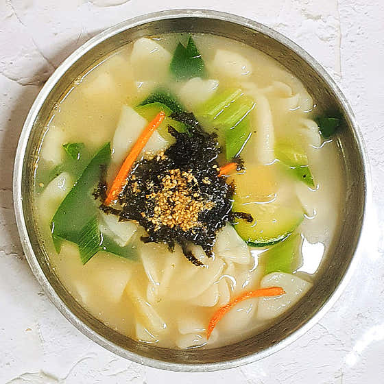 감자수제비 메뉴 사진(네이버)