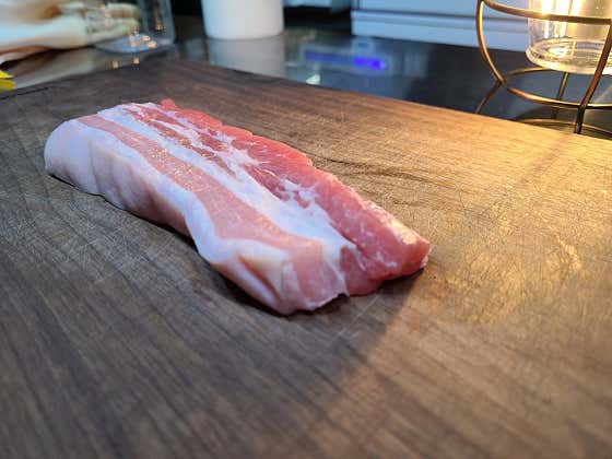 생 삼겹살 100g 메뉴 사진(네이버)
