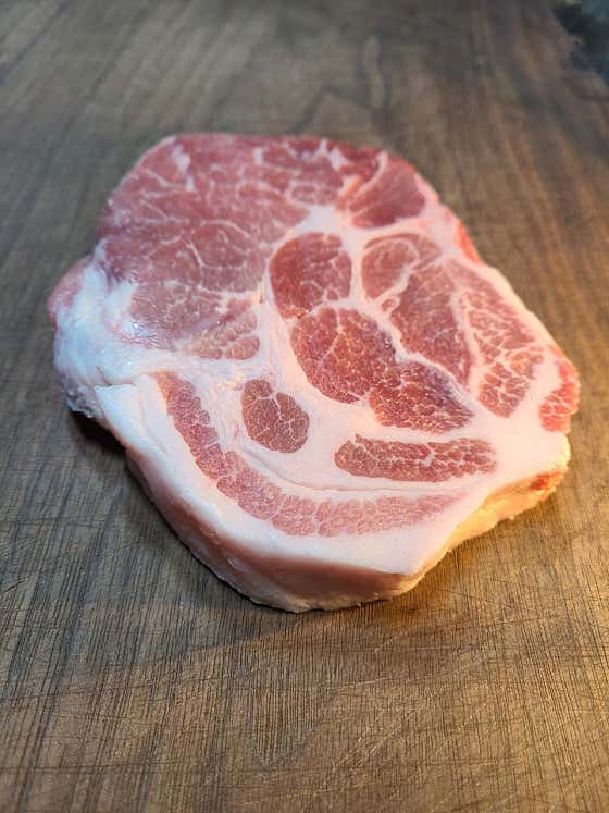 생 목살 100g 메뉴 사진(네이버)