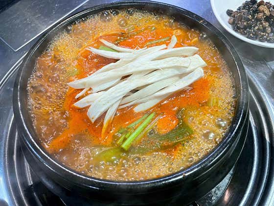 뚝배기짜글이 中 메뉴 사진(네이버)