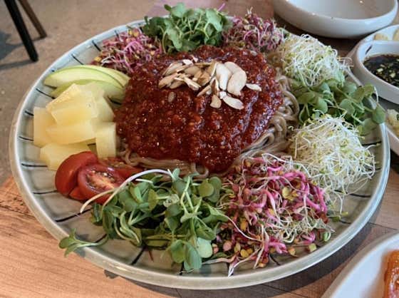 도토리쟁반막국수 메뉴 사진(네이버)