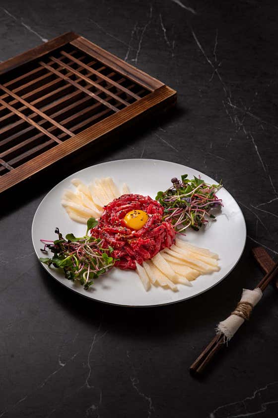 한우 육회 200g 메뉴 사진(네이버)