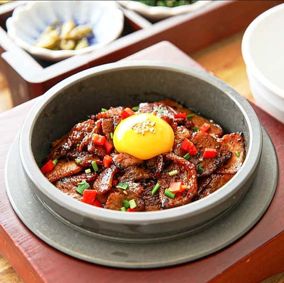 삼겹살 솥밥 메뉴 사진(네이버)