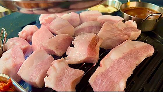 한돈항정살(160g) 메뉴 사진(네이버)