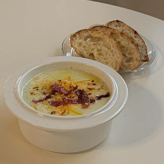 제철재료 수프와 빵 메뉴 사진(네이버)