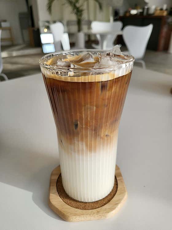 바닐라라떼 (HOT/ICE) 메뉴 사진(네이버)